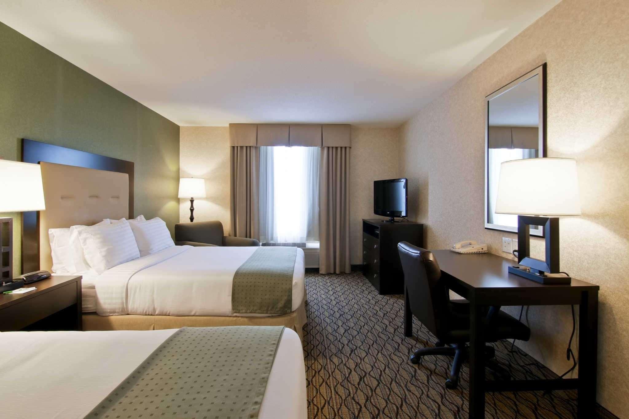 Clarion Hotel & Conference Centre Шърууд парк Екстериор снимка