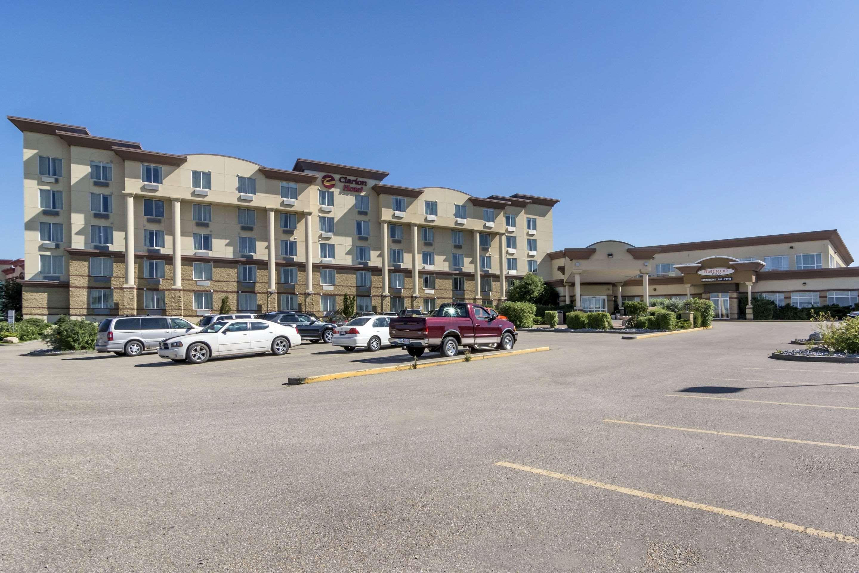 Clarion Hotel & Conference Centre Шърууд парк Екстериор снимка