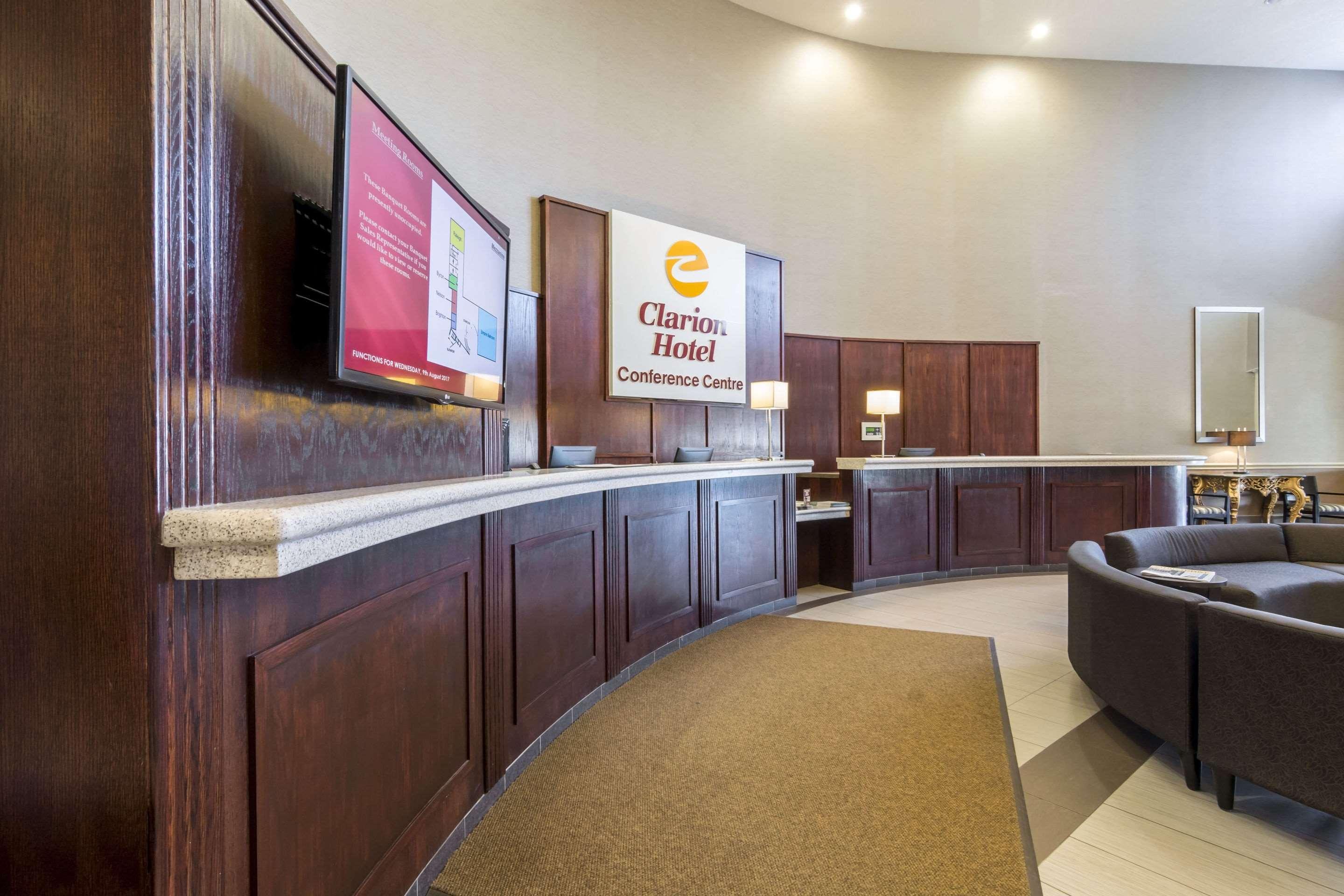 Clarion Hotel & Conference Centre Шърууд парк Екстериор снимка