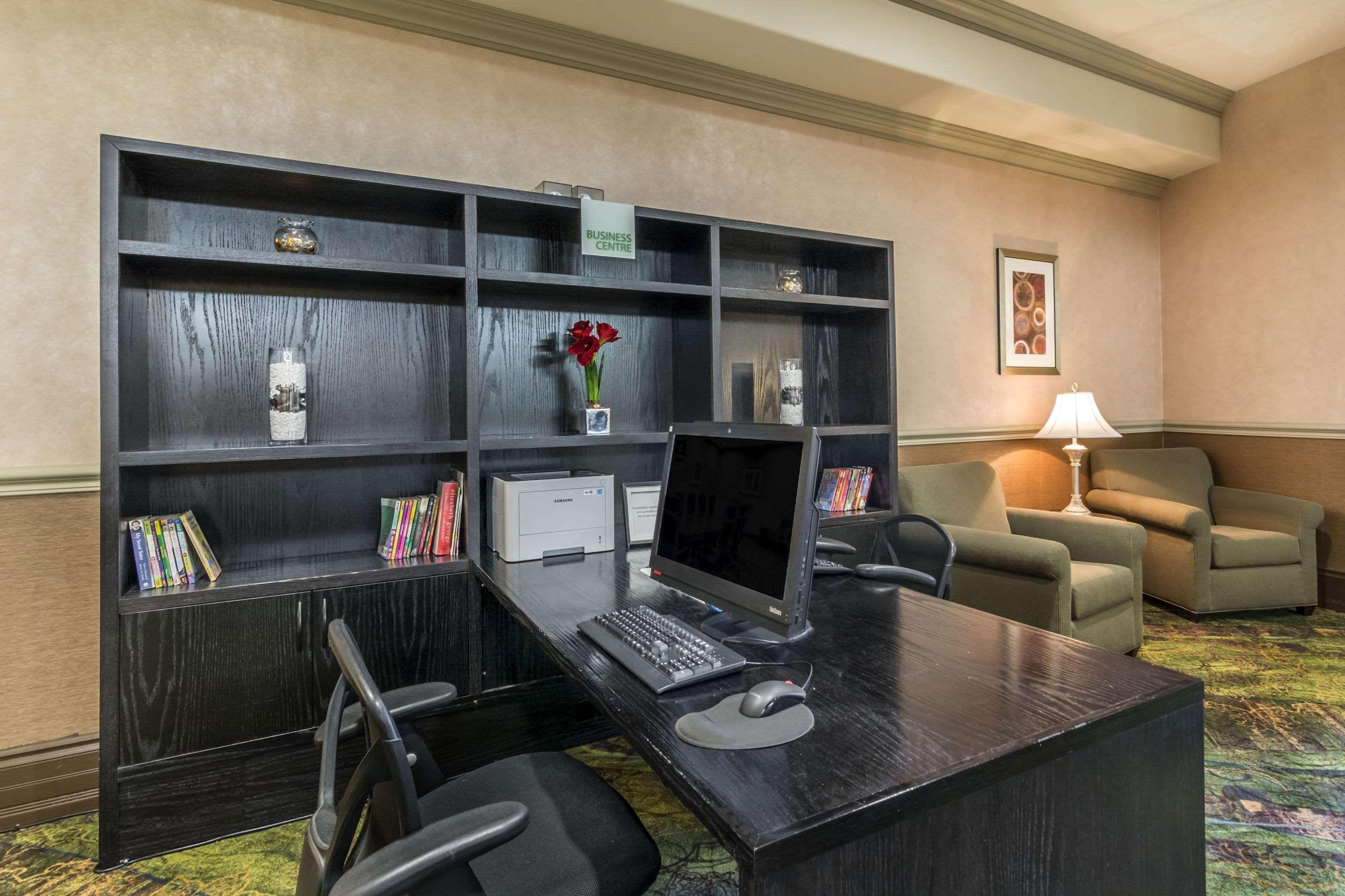 Clarion Hotel & Conference Centre Шърууд парк Екстериор снимка