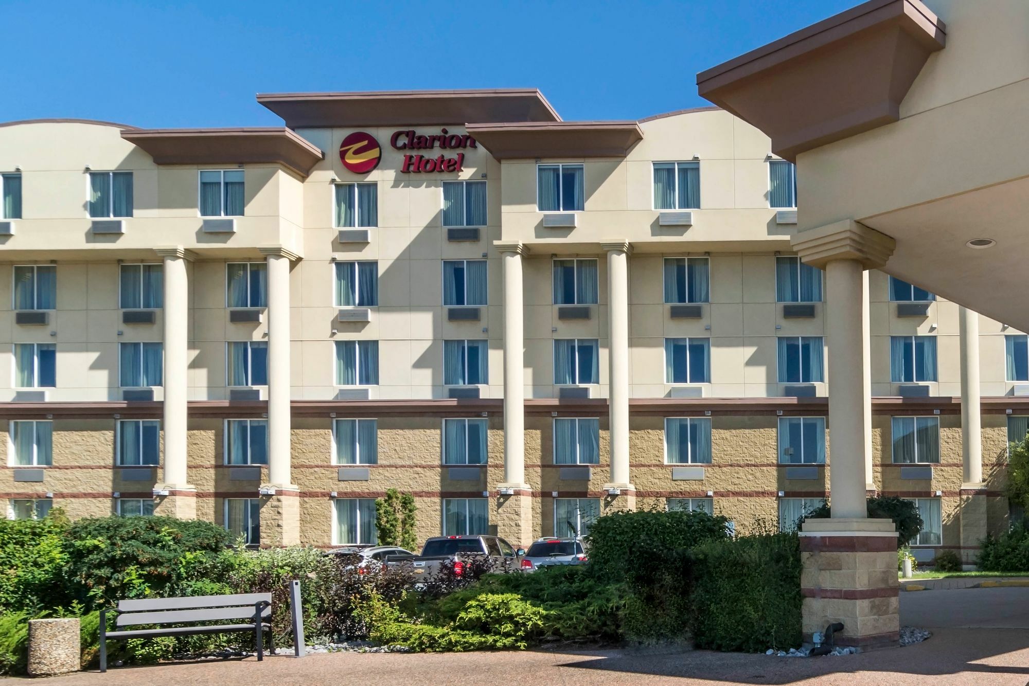Clarion Hotel & Conference Centre Шърууд парк Екстериор снимка